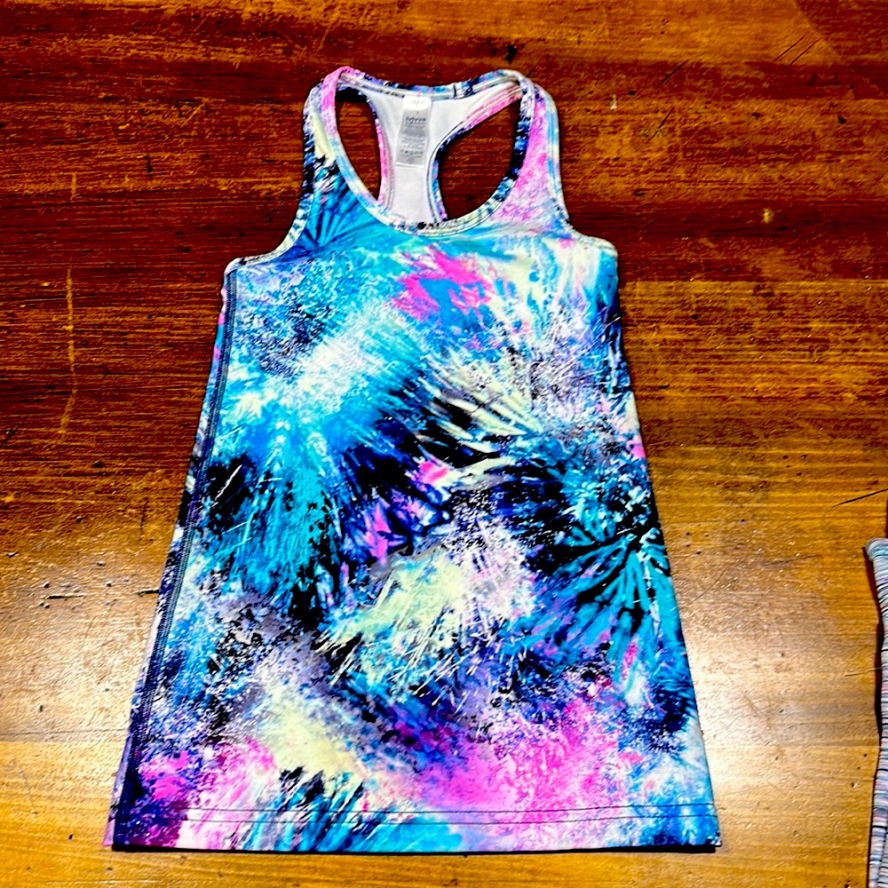 Ivivva by Lululemon girl’s tank top size 7